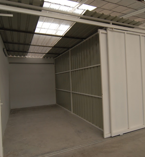 Multilocales.com - Polígono Industrial De Onzonilla - Trastero en León