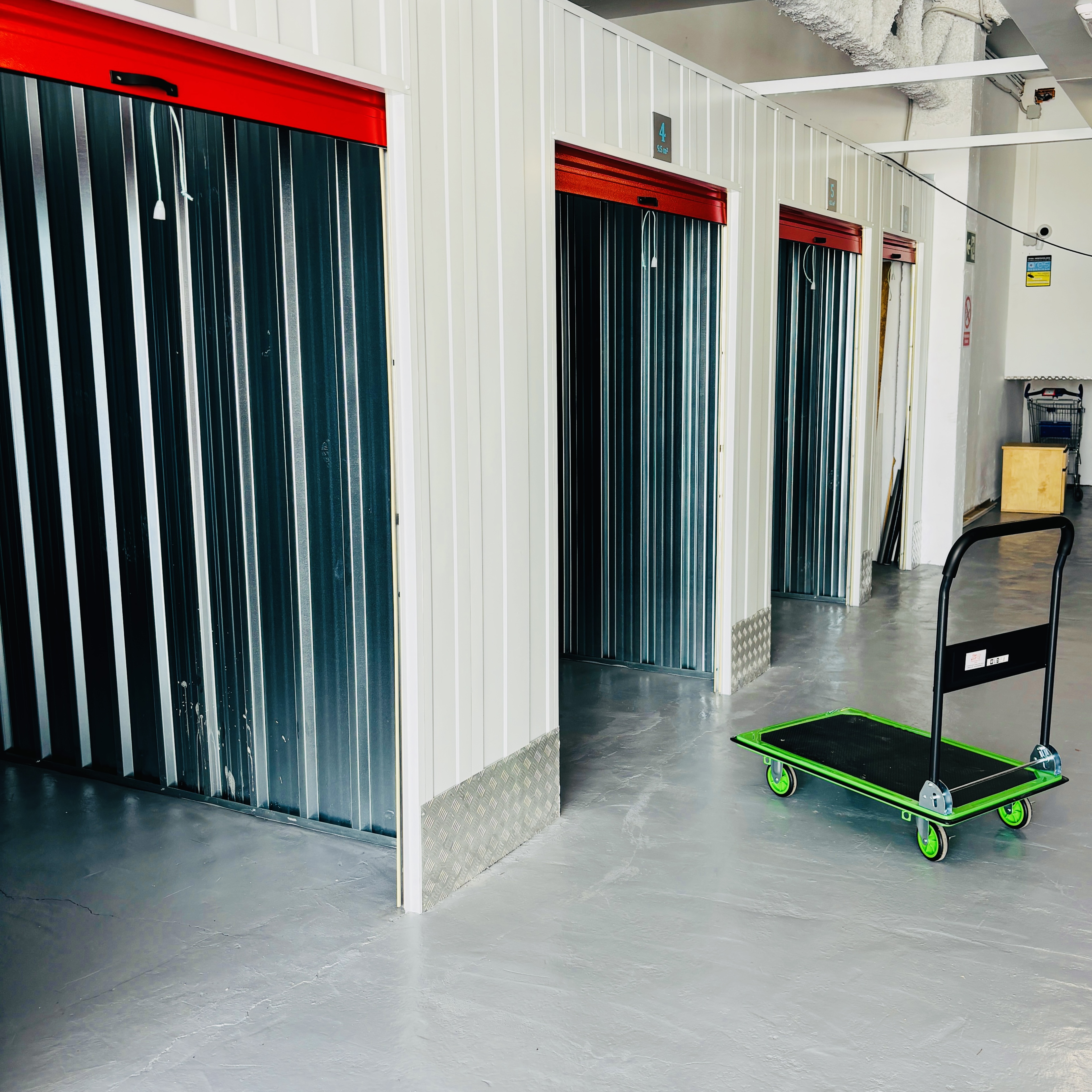 Store With Us S.I. - Gonzalo Ortiola - Trastero en Ondara