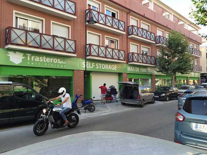 Trasteros Plus - Fuengirola - Mijas - Trastero en Las Lagunas De Mijas