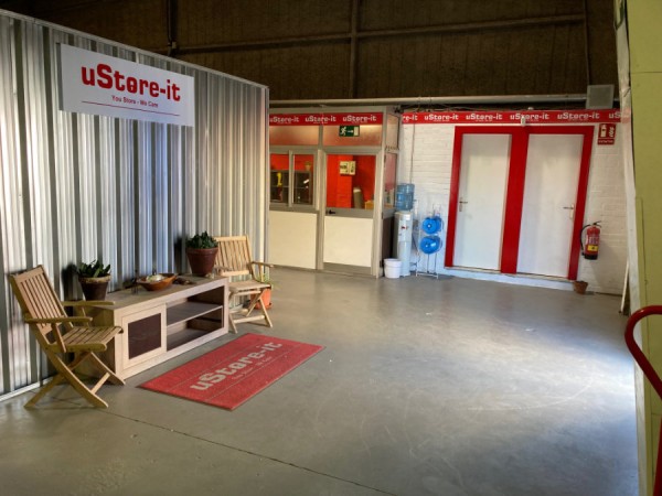 Ustore-It - Duquesa Port