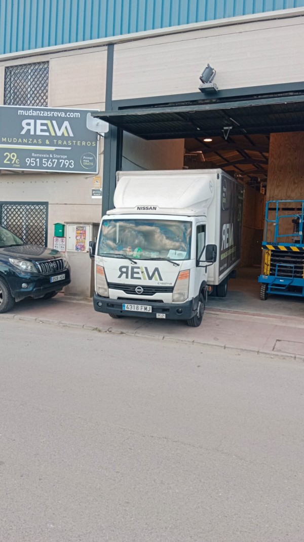 Mudanzas, Trasteros y Guardamuebles Reva.