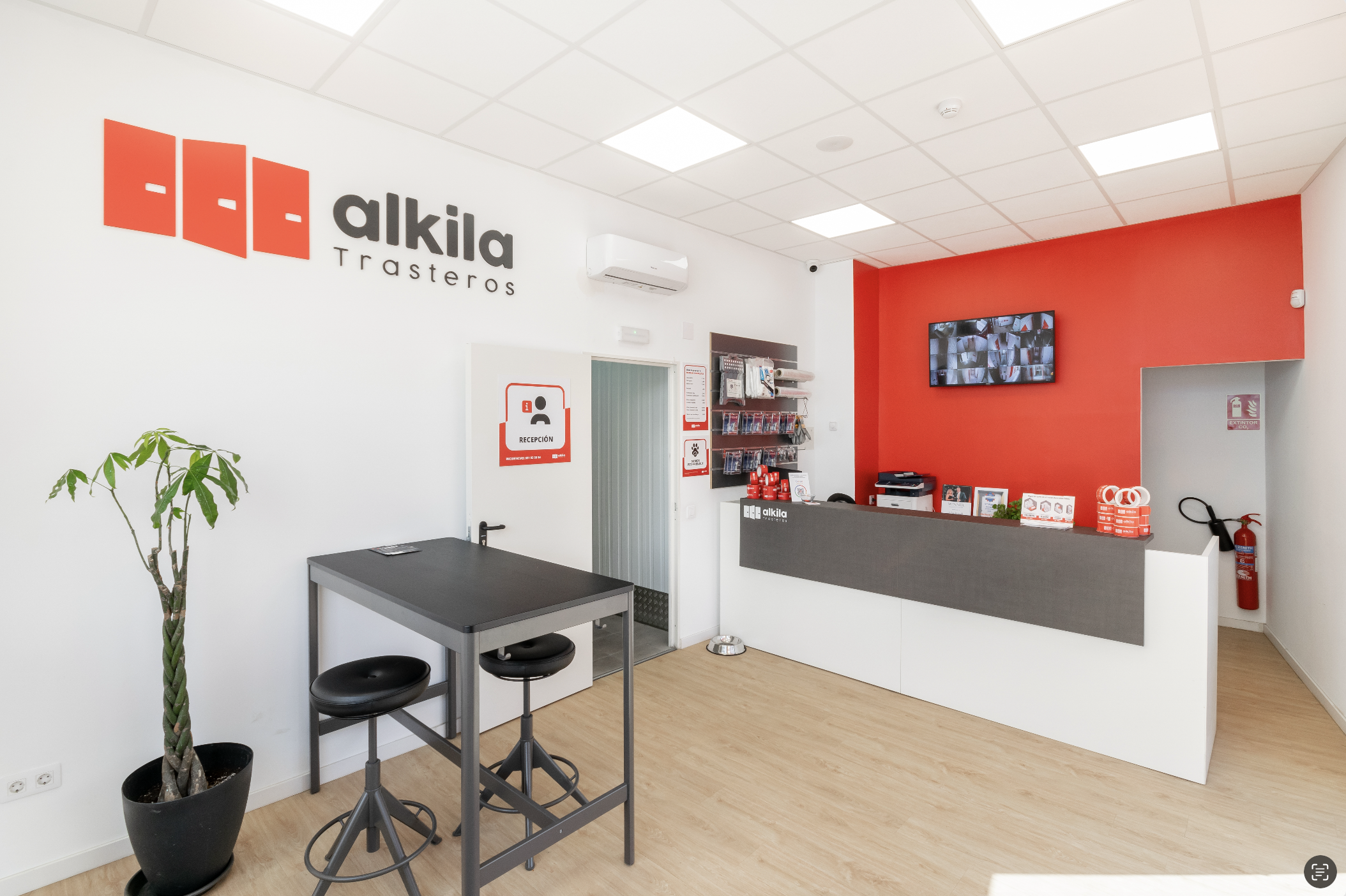 Alkila Trasteros - Cornellà - Trastero en Cornellà De Llobregat