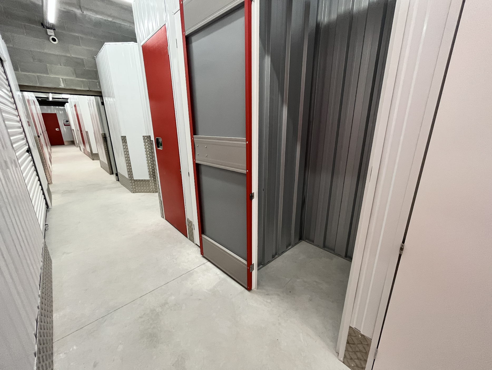 Alkila Trasteros - Cornellà - Trastero en Cornellà De Llobregat