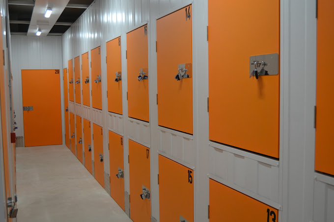 Easy Lock Self Storage - Calle Nuestra Señora Del Agua - Trastero en Zaragoza