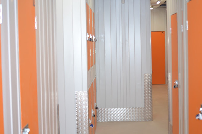 Easy Lock Self Storage - Calle Nuestra Señora Del Agua - Trastero en Zaragoza
