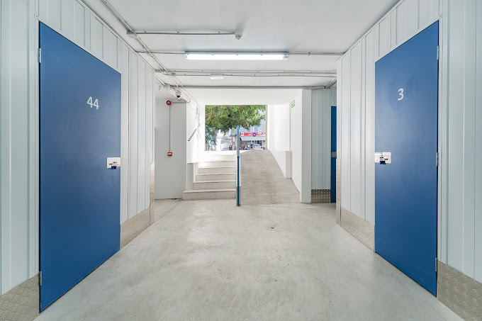 Factory Storage - Germans Schembri - Trastero en Palma