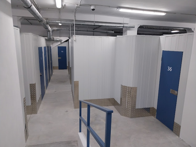 Factory Storage - Germans Schembri - Trastero en Palma