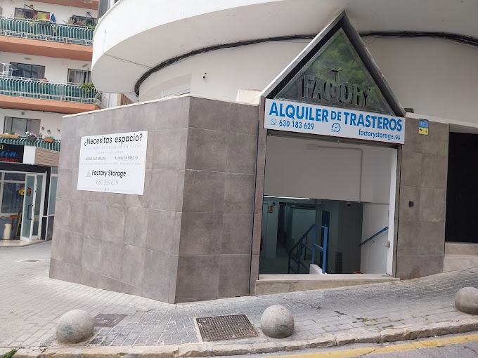 Factory Storage - Germans Schembri - Trastero en Palma