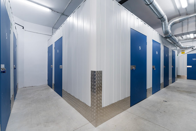 Factory Storage - Germans Schembri - Trastero en Palma