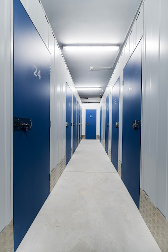 Factory Storage - Germans Schembri - Trastero en Palma