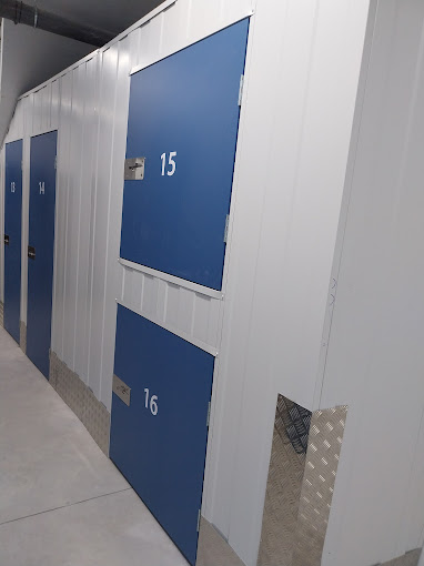 Factory Storage - Germans Schembri - Trastero en Palma