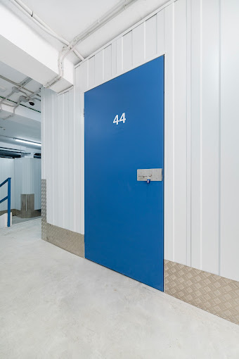 Factory Storage - Germans Schembri - Trastero en Palma